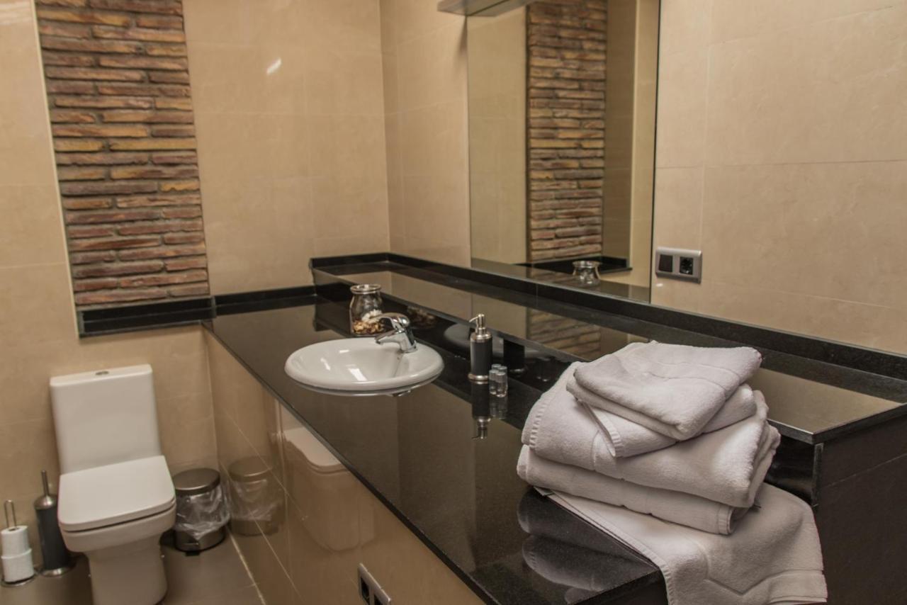 Plaza Apartamentos Бинефар Экстерьер фото